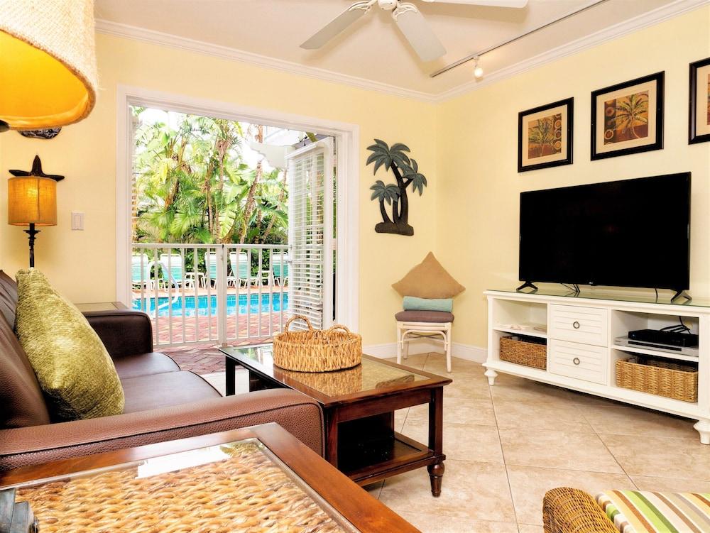 Siesta Palms By the Beach photo 36