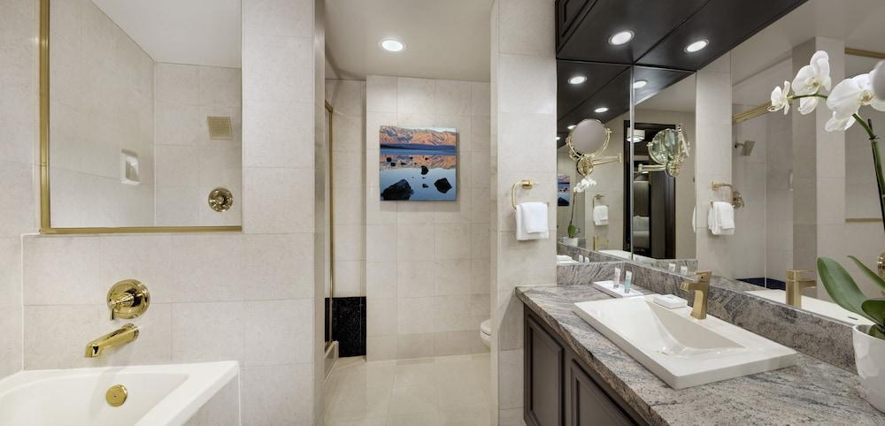 Luxor Hotel and Casino photo 24