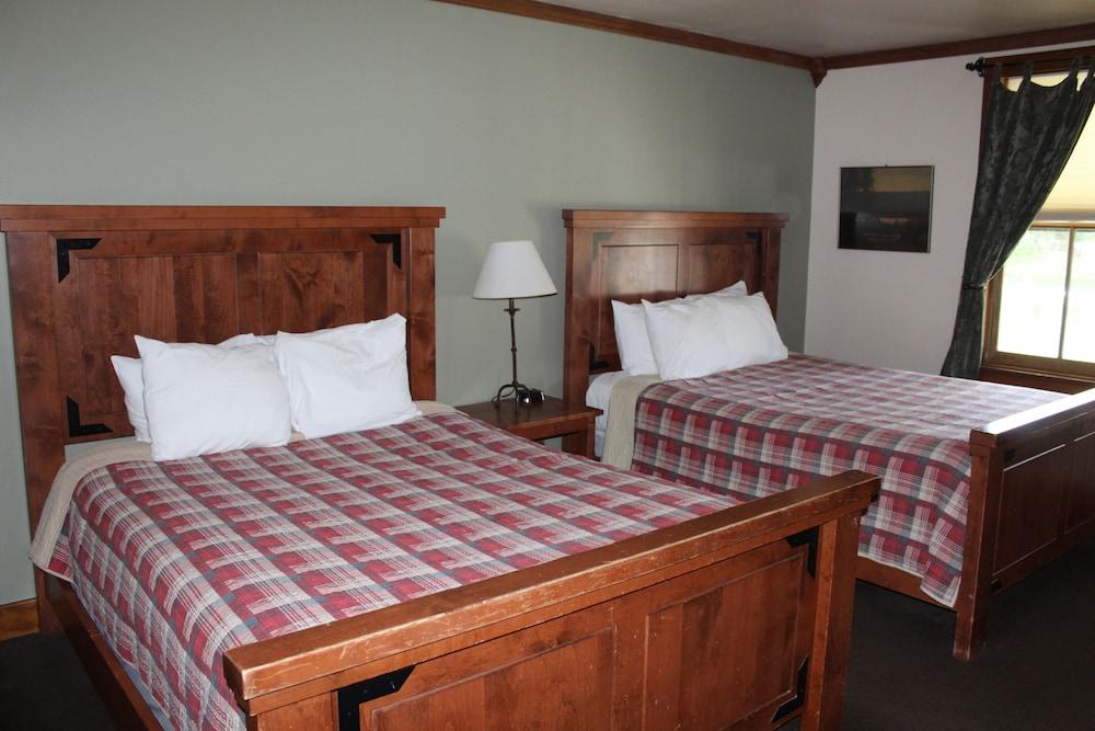 Chico Hot Springs Resort & Day Spa photo 49