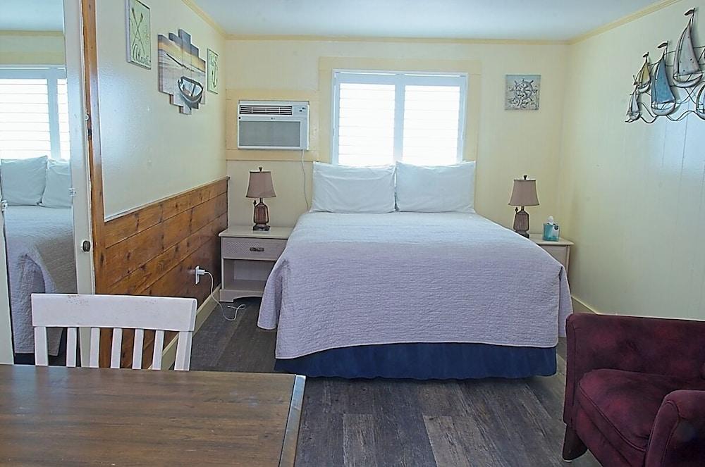 Vineyard Harbor Motel - Private Beach photo 62