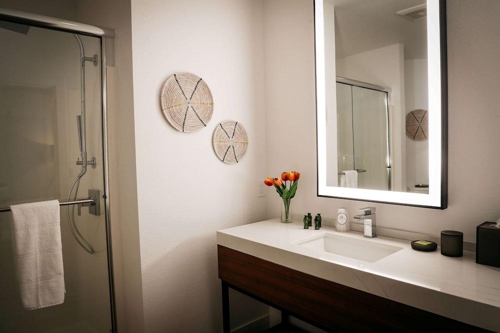 Gateway Hotel, Trademark Collection by Wyndham photo 41