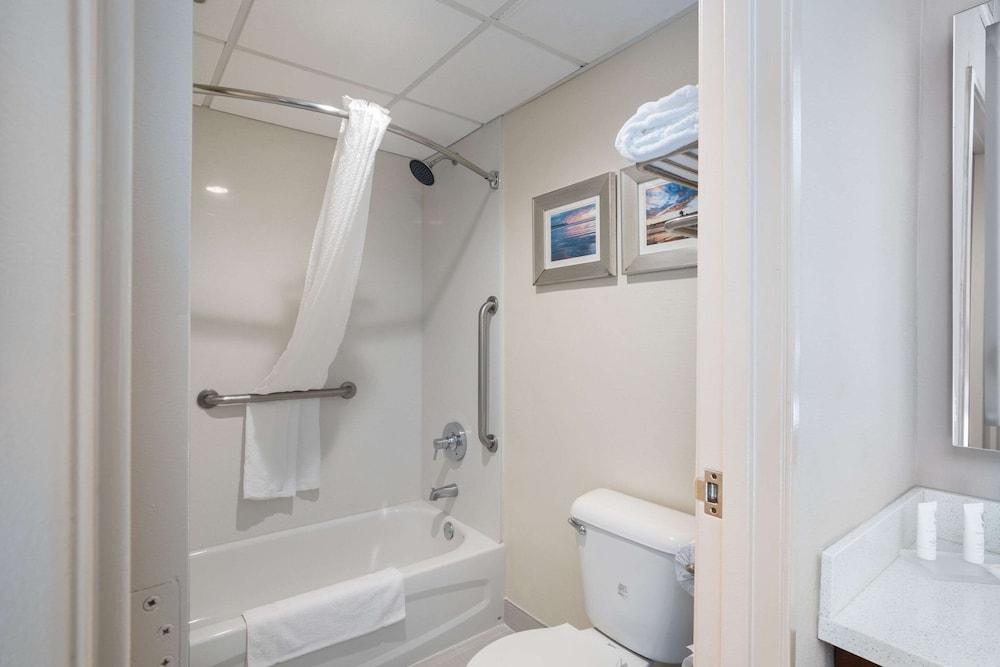 MainStay Suites John Wayne Airport by Choice Hotels photo 48