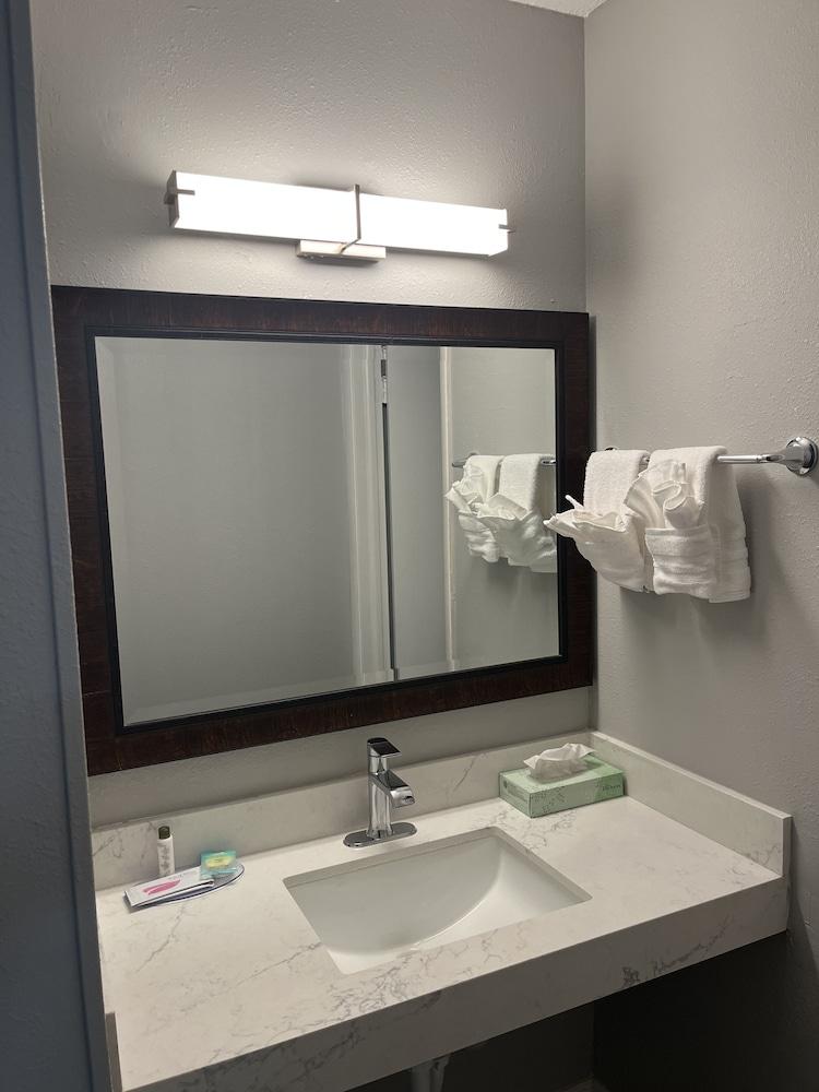 Sunglow Hotel photo 38
