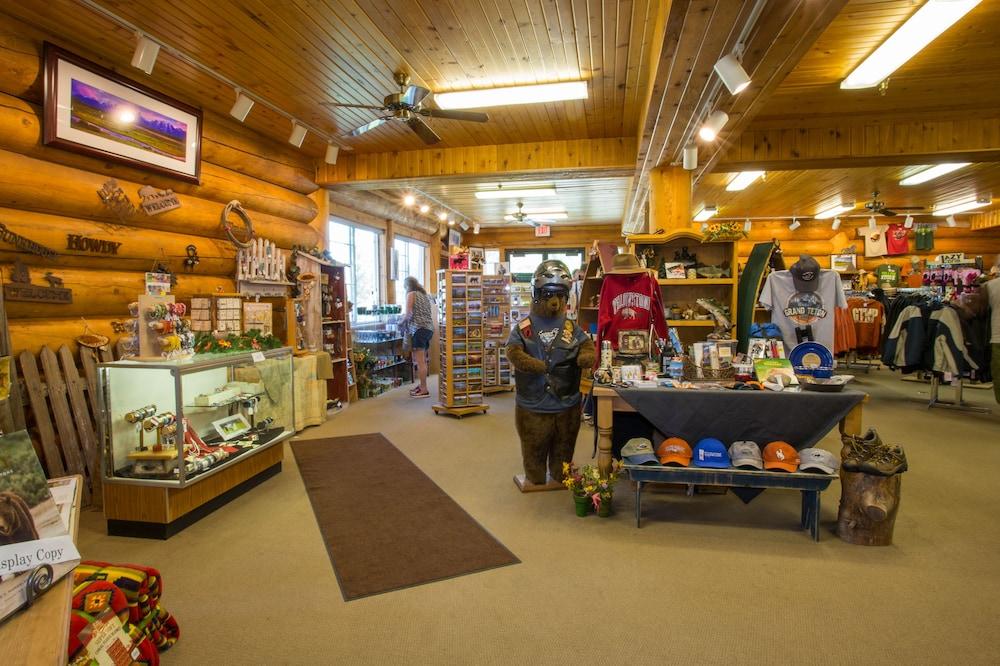 Headwaters Lodge & Cabins at Flagg Ranch photo 19