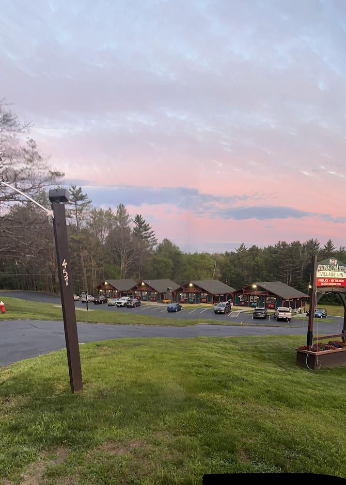 Swiss Chalets Village Inn photo 83