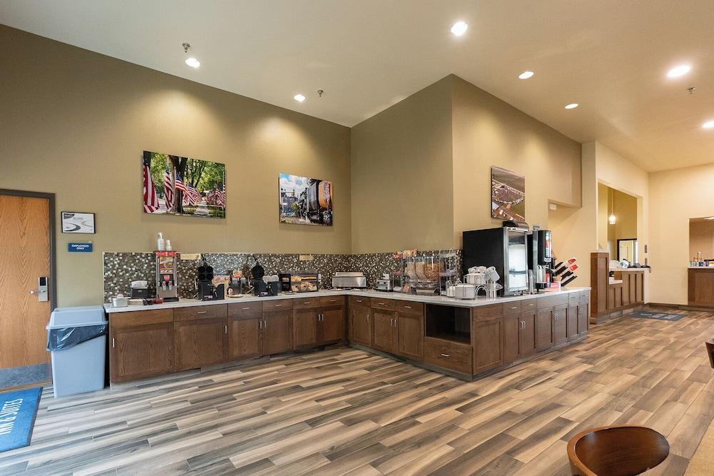 Cobblestone Inn & Suites - Sheldon photo 31
