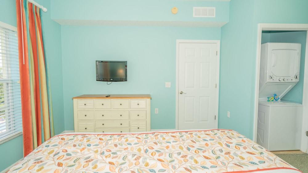 Barefoot Suites photo 12