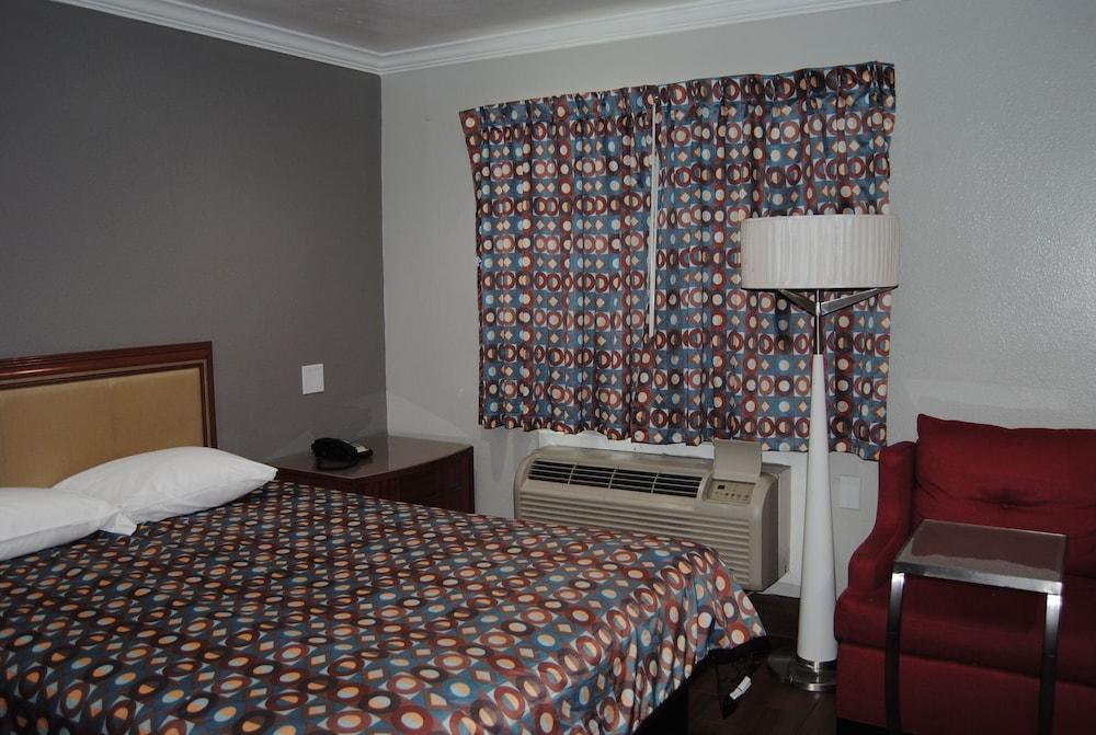 La Puente Inn photo 40