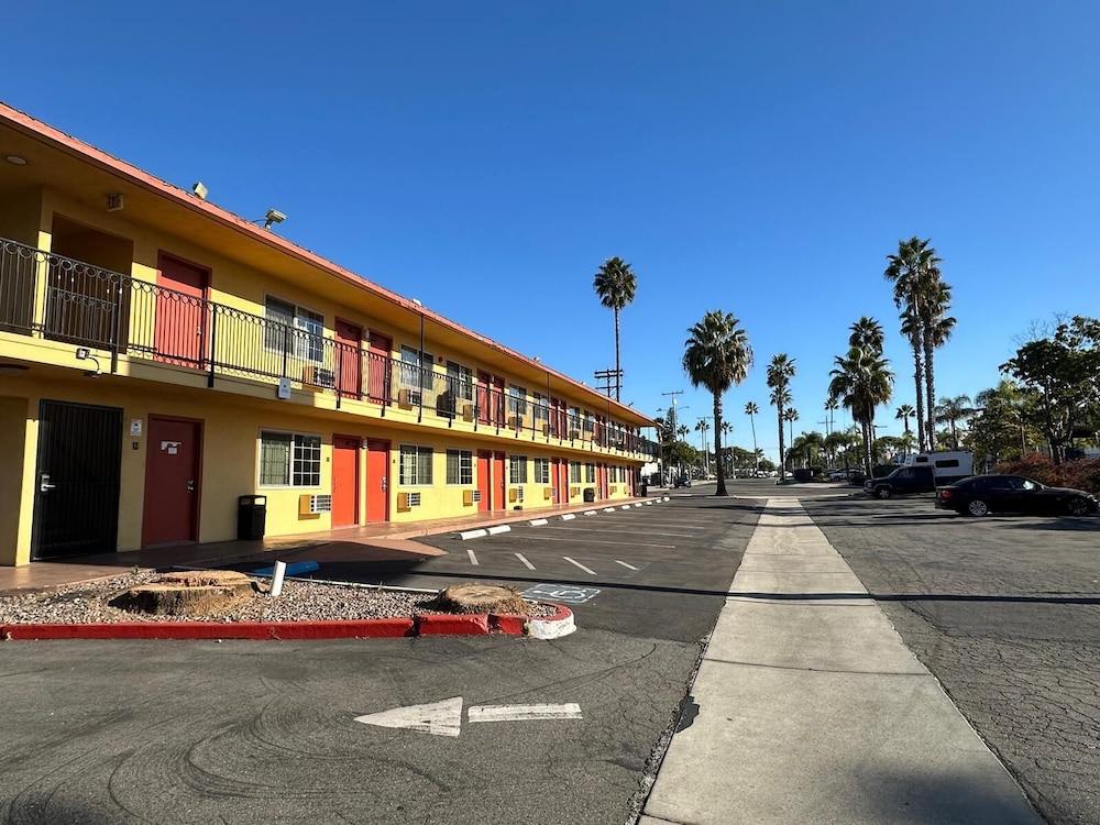 Hotel Avenida - Oceanside Camp Pendleton photo 21