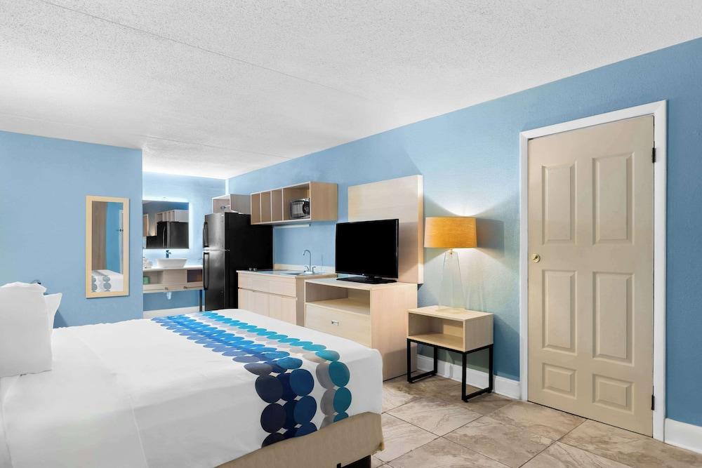 Suburban Studios Brunswick I-95 photo 1