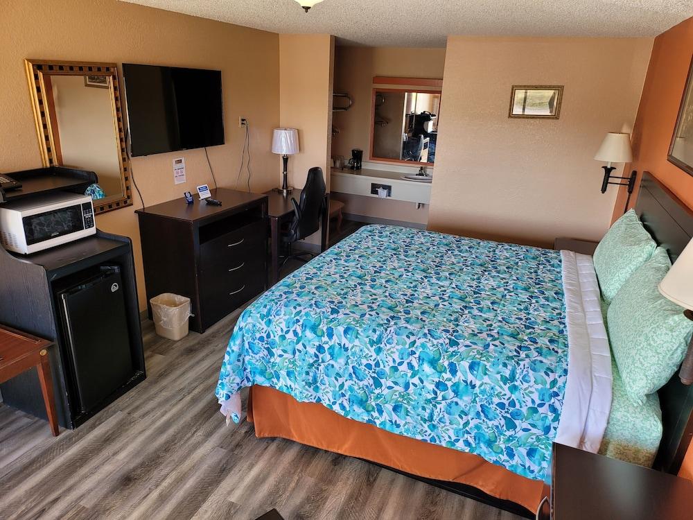 Budget Host Inn Eastland photo 12