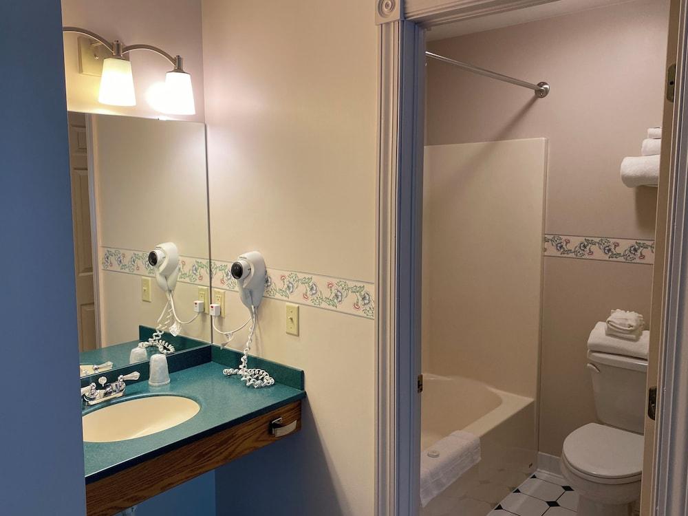 Green Gables Inn photo 12