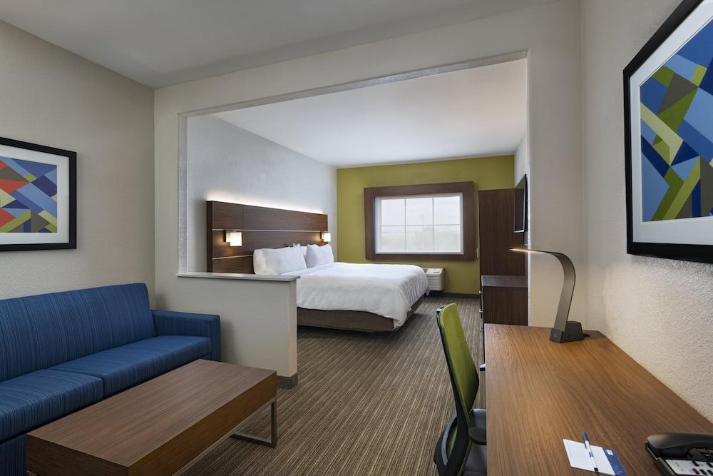 Holiday Inn Express Hotel & Suites Cedar Park by IHG photo 6