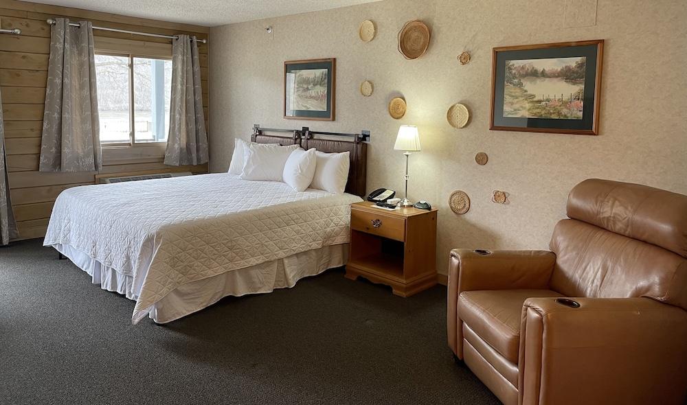 Paddle Wheel Inn photo 7