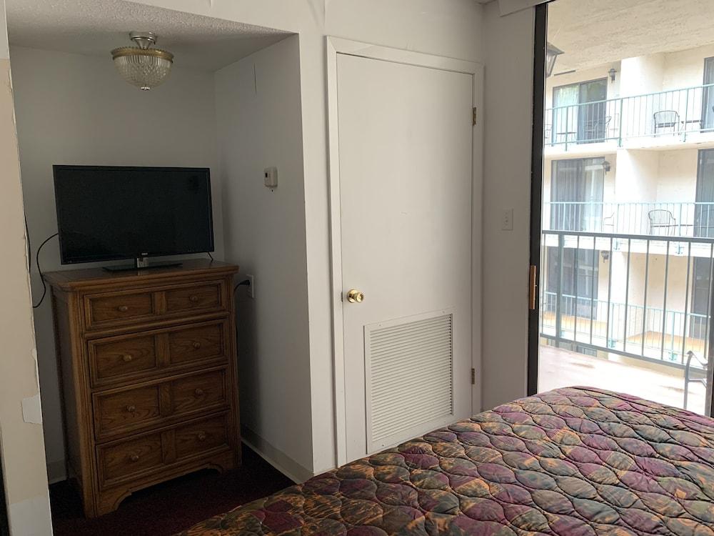Oak Square Rentals photo 18