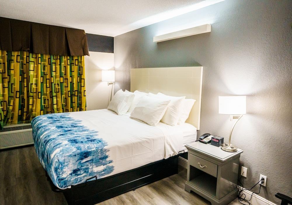 Lx Hotel, Powered by ACW Circle photo 72