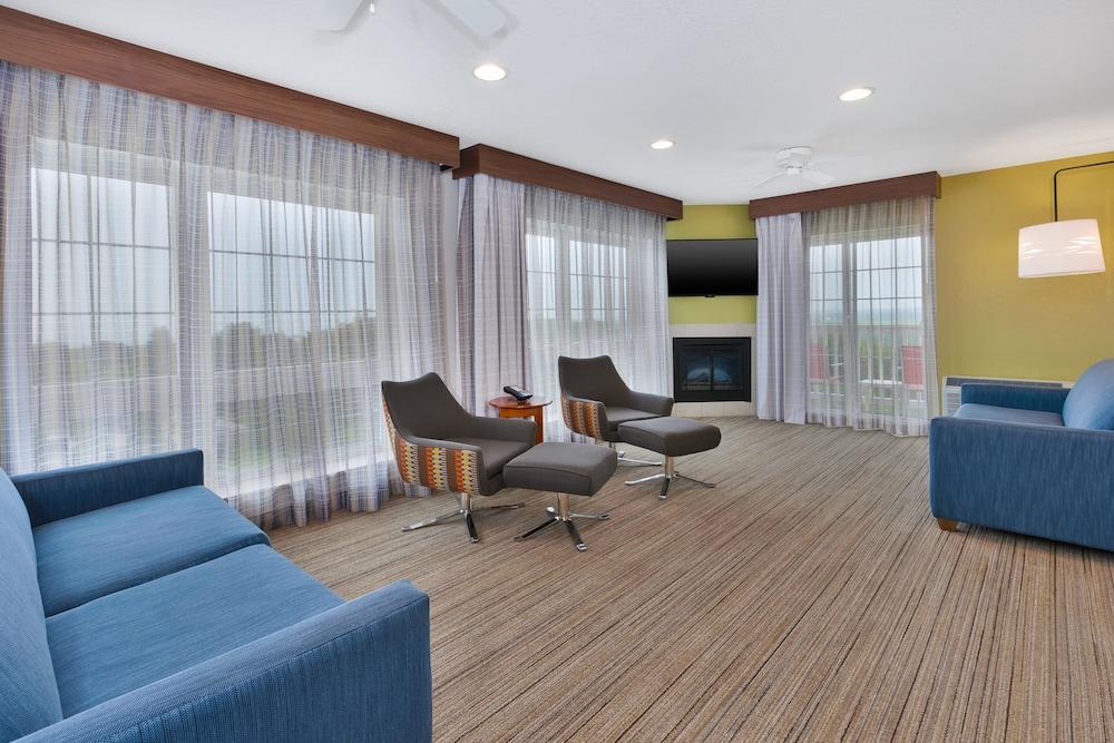 Holiday Inn Express & Suites Petoskey by IHG photo 41