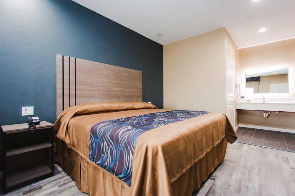 Budget Host Inn and Suites photo 18