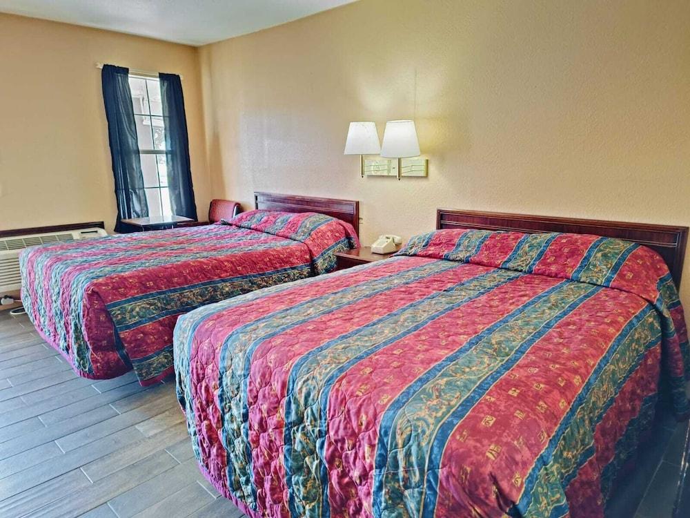 Victorian Inn photo 11