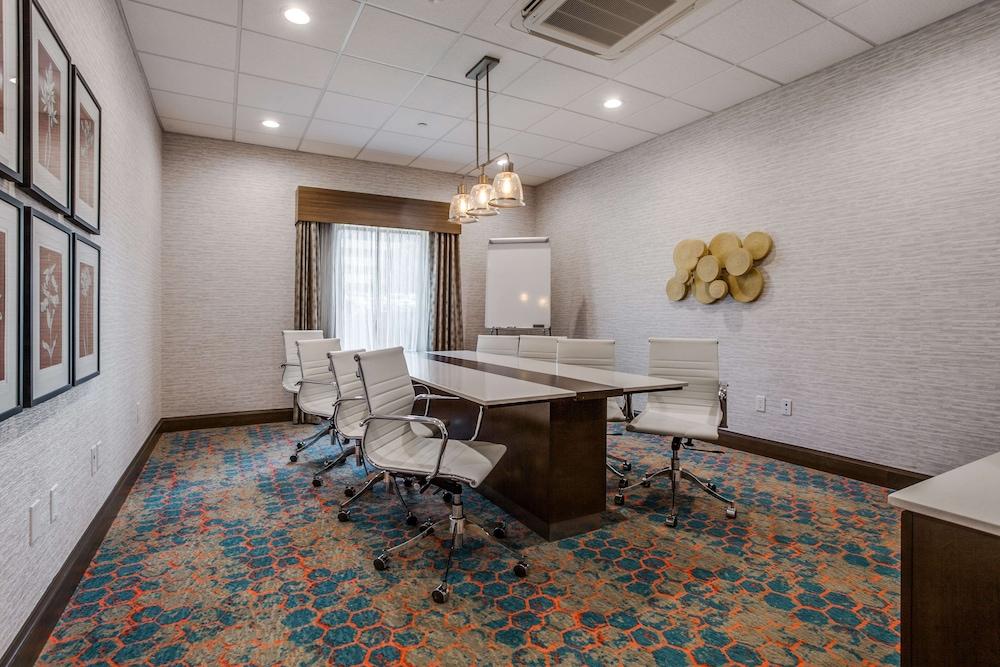 Hampton Inn & Suites North Dallas Central Expy photo 34