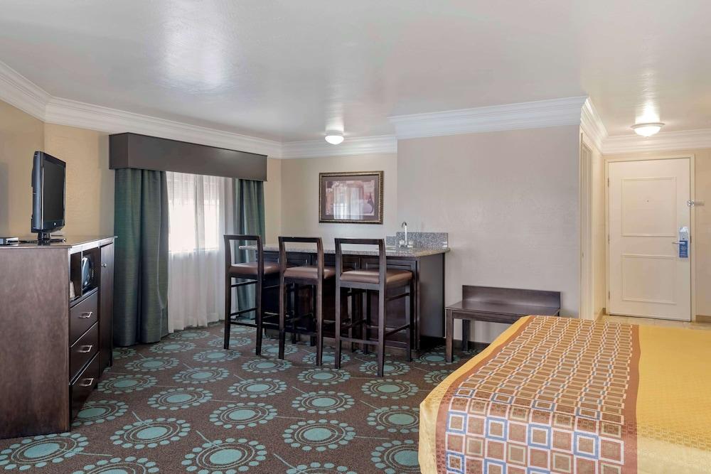 Best Western Liberty Inn photo 10