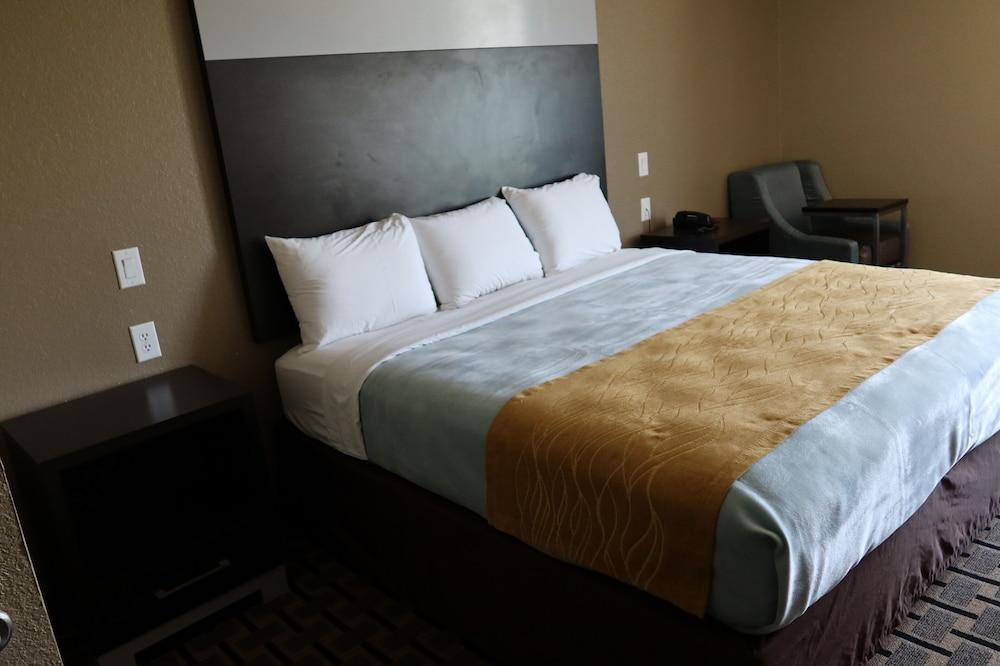 West Worth Inn and Suites photo 5