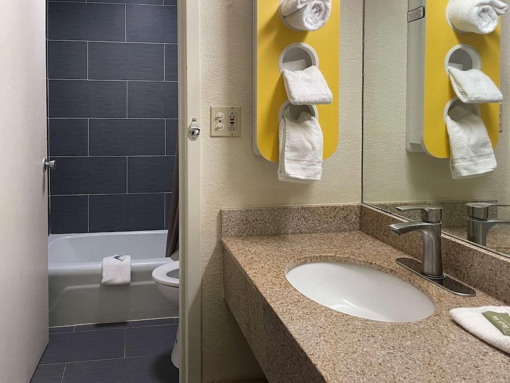 Econo Lodge Yemassee photo 17