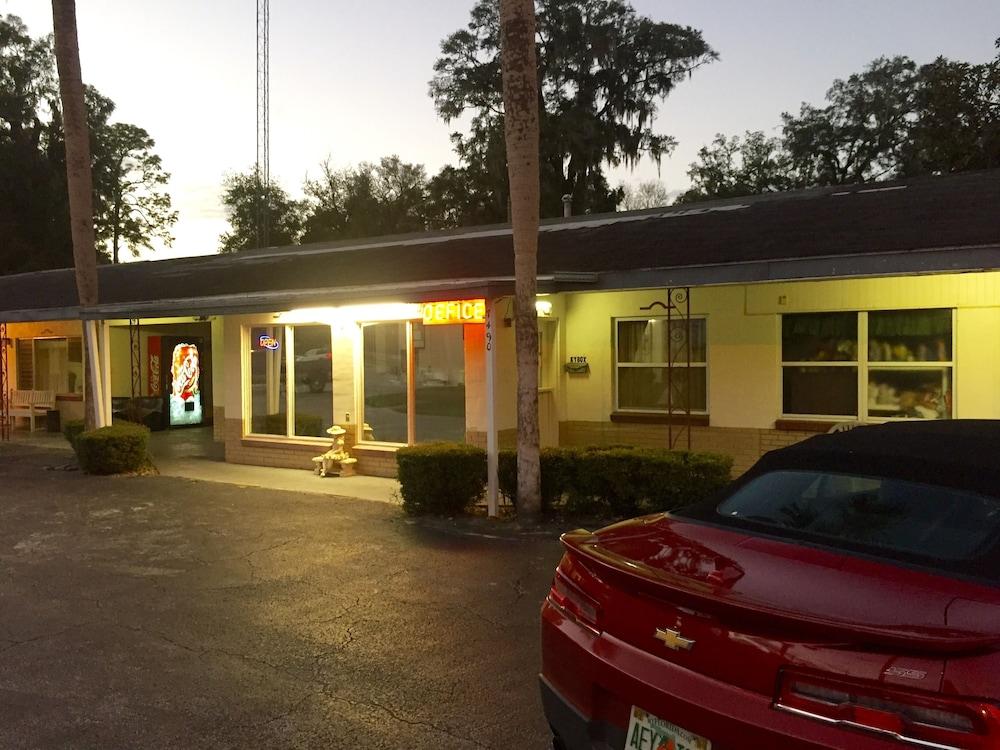 Cadillac Motel Fanning Springs photo 8