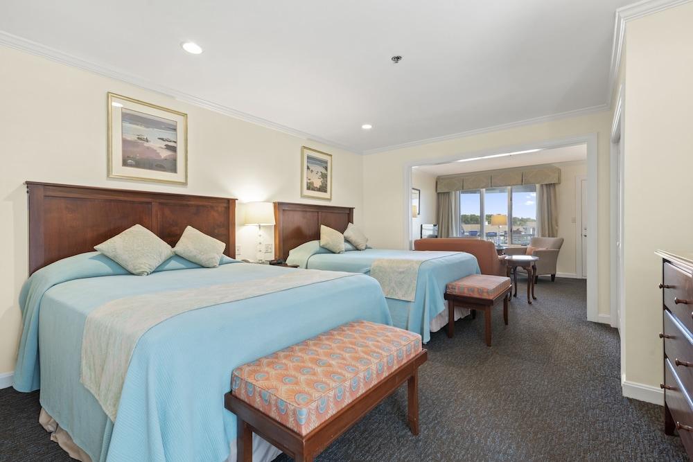 The Sparhawk Oceanfront Resort photo 27