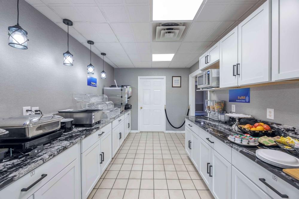 Best Western Spring Hill Inn & Suites photo 25