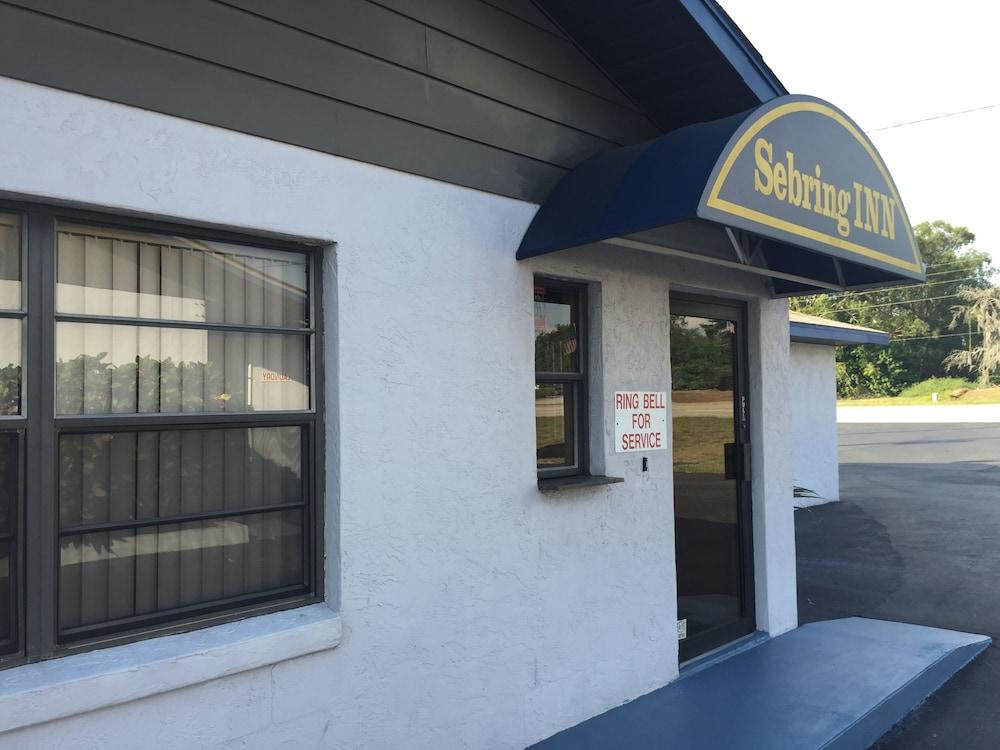 Sebring Inn photo 28