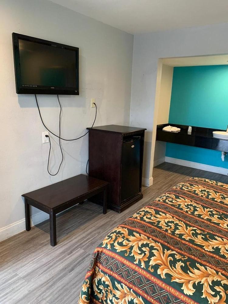 Super 7 Inn by Hotel O Dallas I 20 photo 6