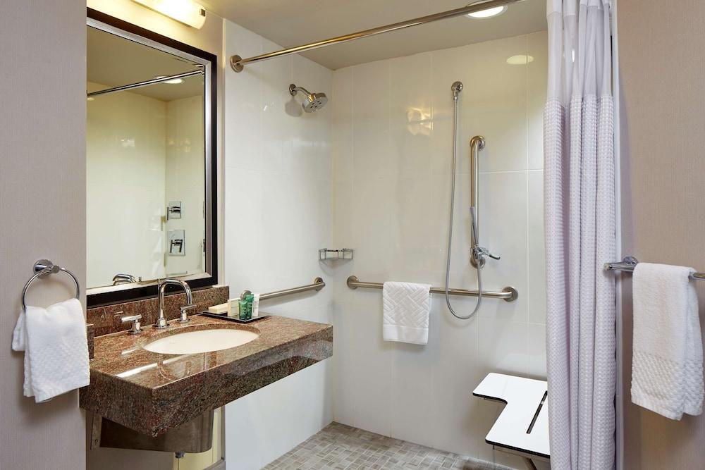 Hilton Long Beach Hotel photo 40