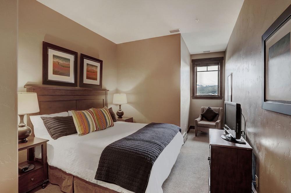 Crystal Peak Lodge, A Vail Resorts Property photo 12
