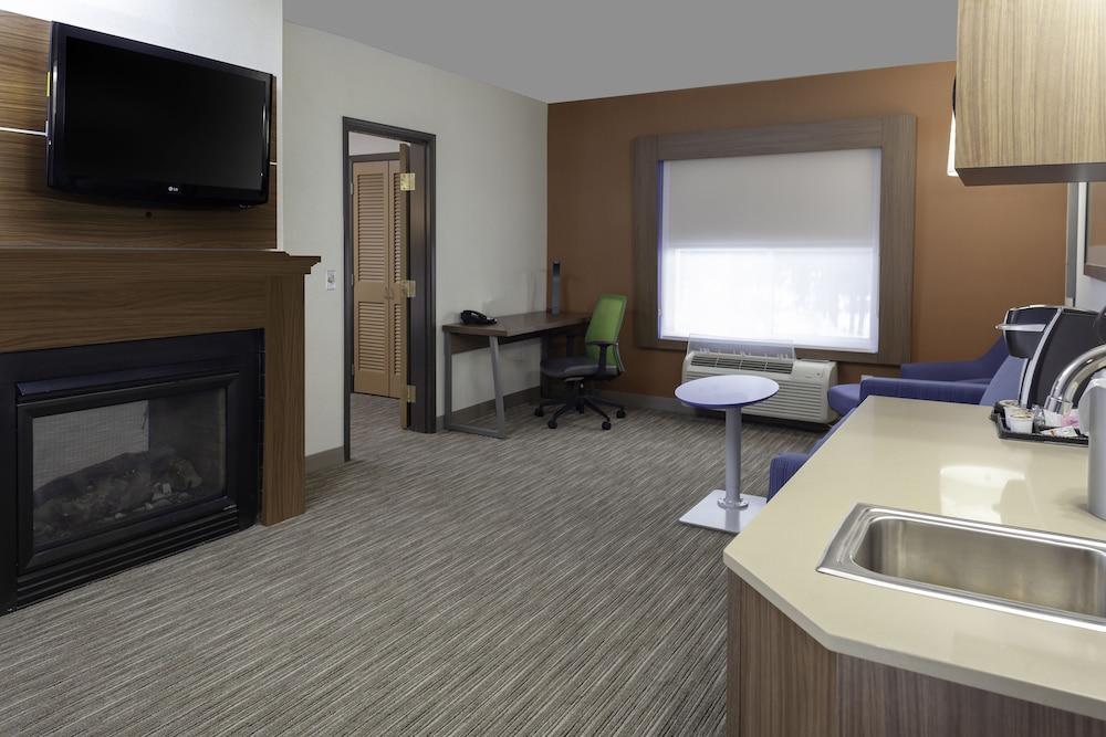 Holiday Inn Express & Suites Interstate 90 by IHG photo 11