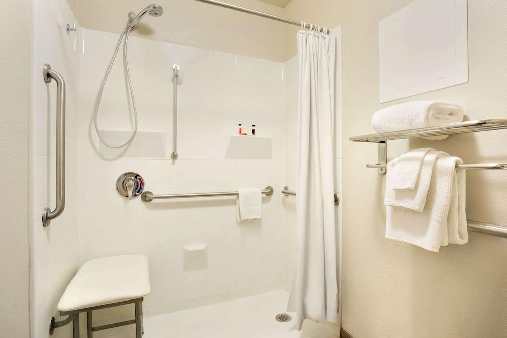 Travelodge by Wyndham Winslow photo 12