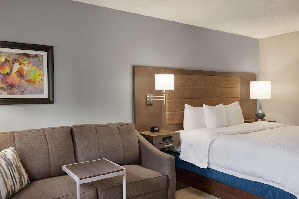 Hampton Inn & Suites Montgomery-EastChase photo 37