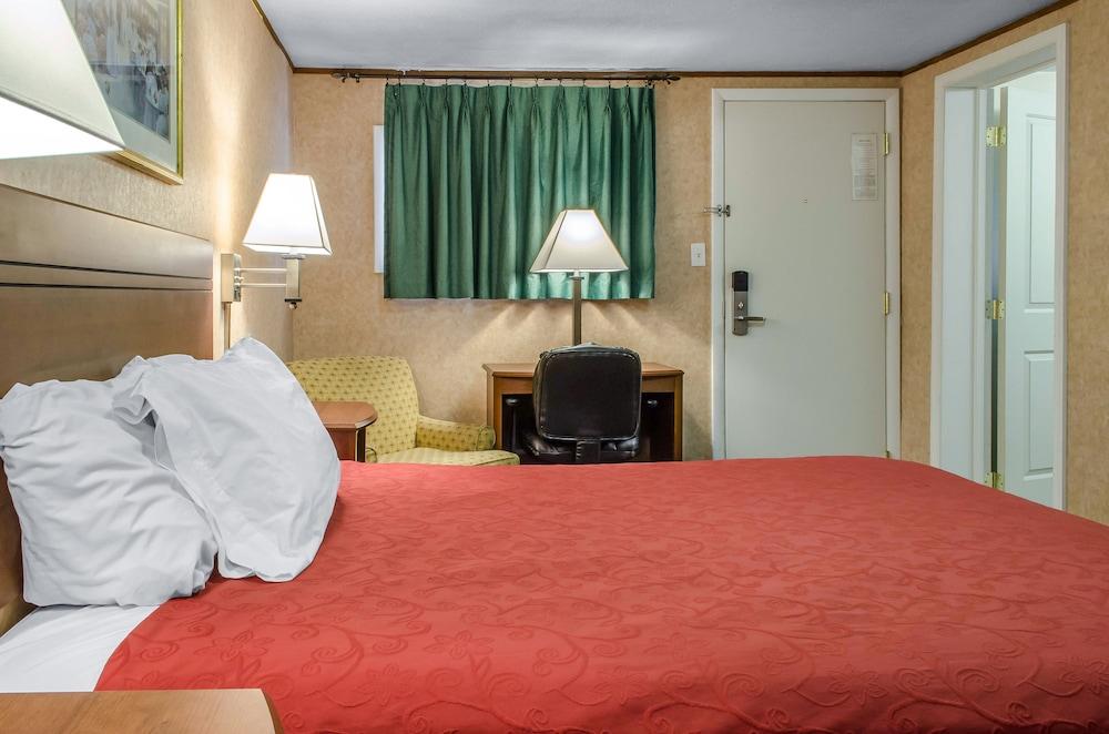 Econo Lodge Bellefonte I-99 photo 12