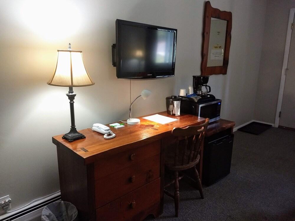 The Lodge at West River photo 45