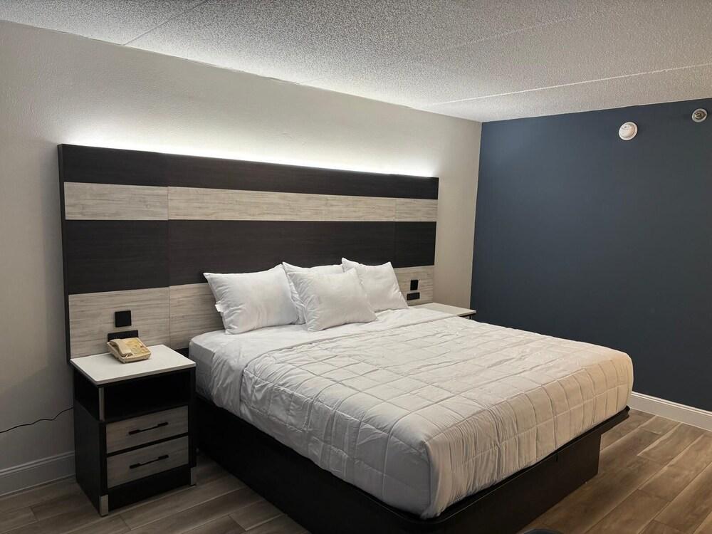 Baymont By Wyndham Williamsburg I-64 photo 6