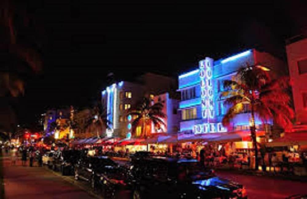 Ocean Drive Studios Beach Front photo 12