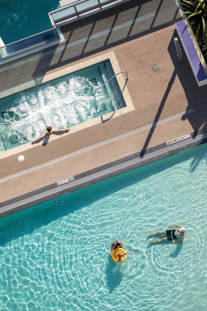 Dharma Home Suites Miami at Monte Carlo photo 52