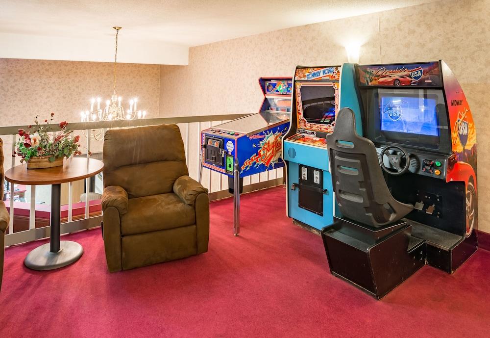 Prime Rate Inn photo 39