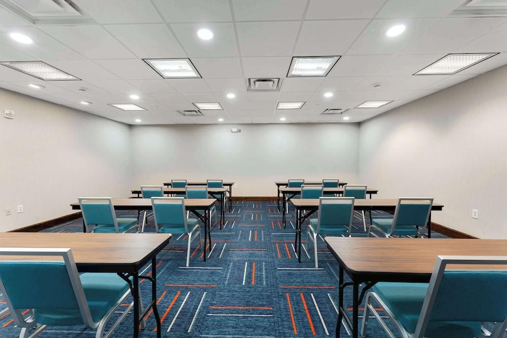Hampton Inn Milford photo 43
