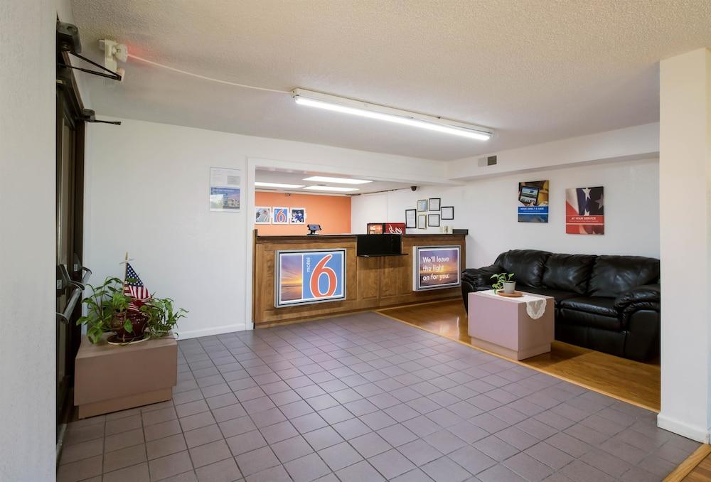Econo Lodge photo 37