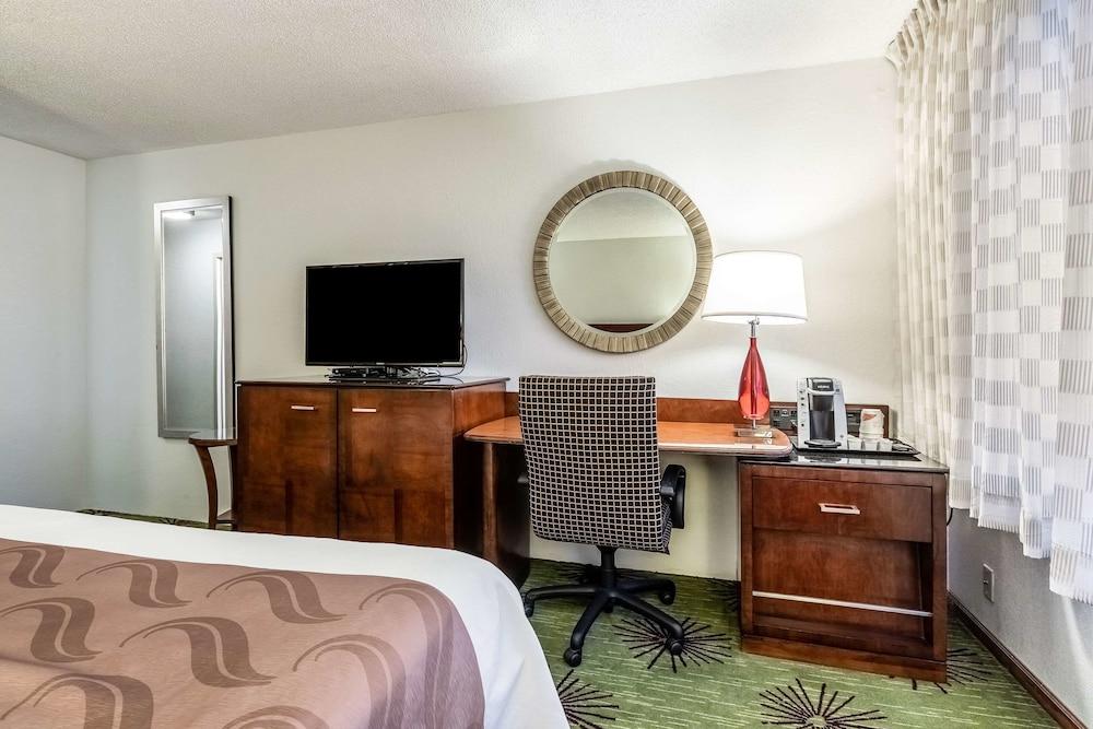 Quality Inn & Suites Albert Lea photo 35
