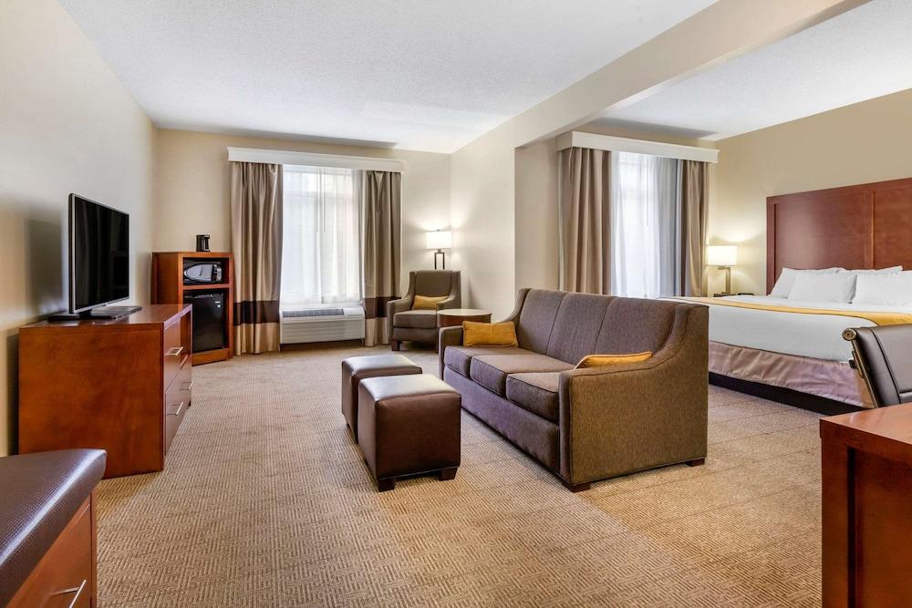 Comfort Suites Boone - University Area photo 20