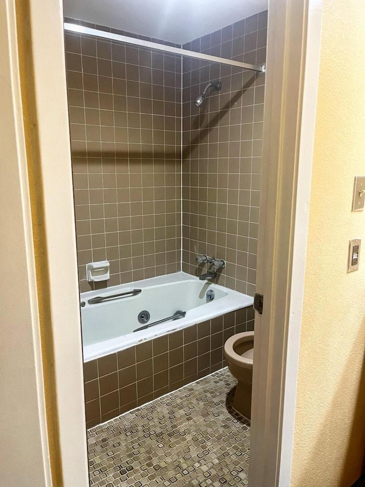 Executive Inn Laurel photo 23