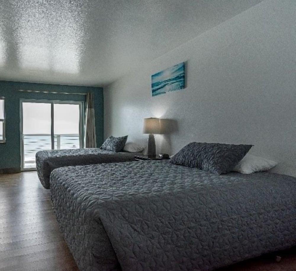 Sunset Oceanfront Lodging photo 8