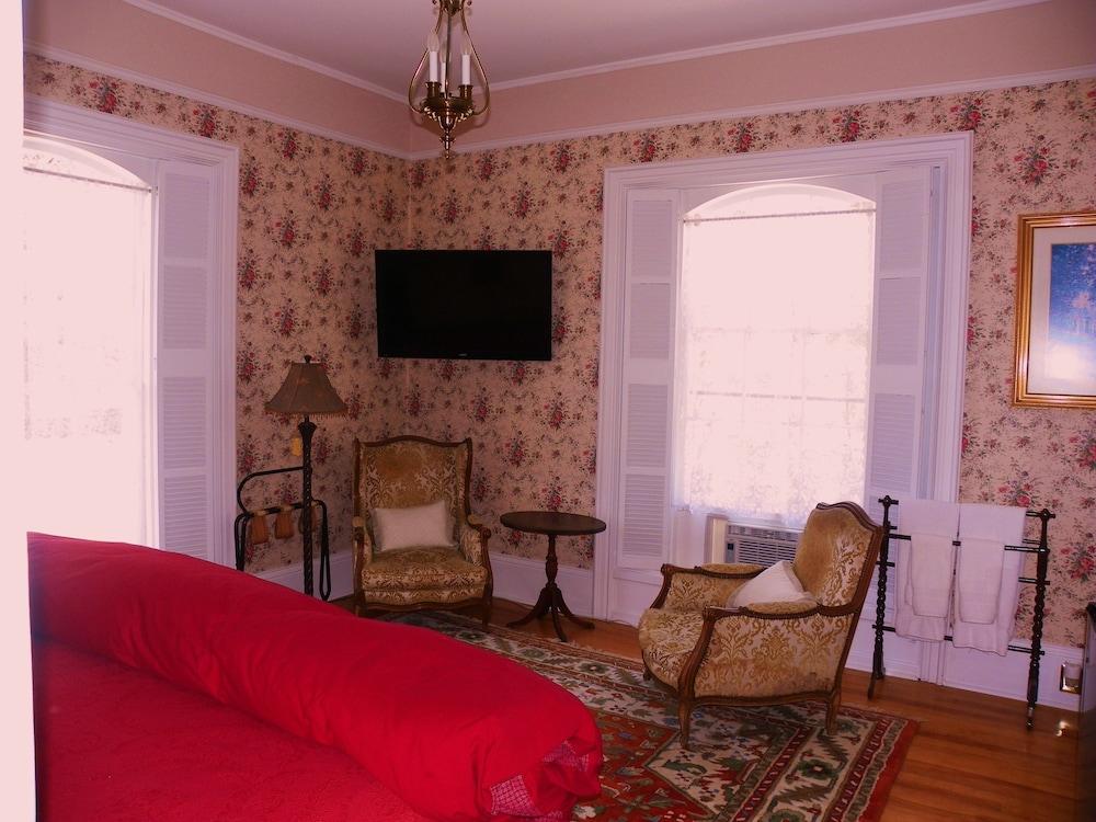 Homeport Inn and Tavern photo 3